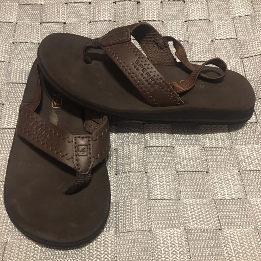 Boys Sperry Flip Flips.  Size 10.